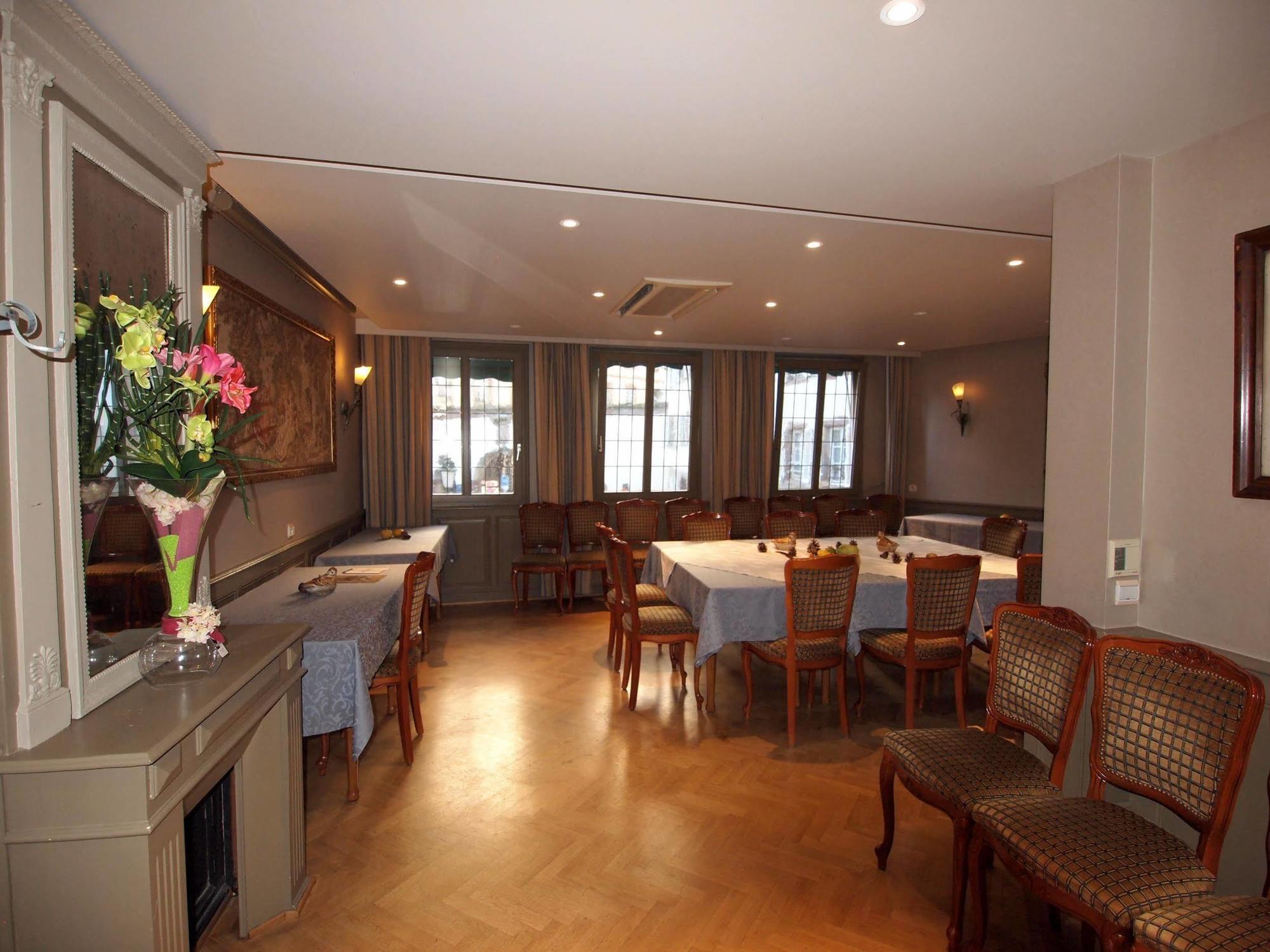 Logis Hotel Restaurant Au Cerf D'Or Strasbourg Exterior photo