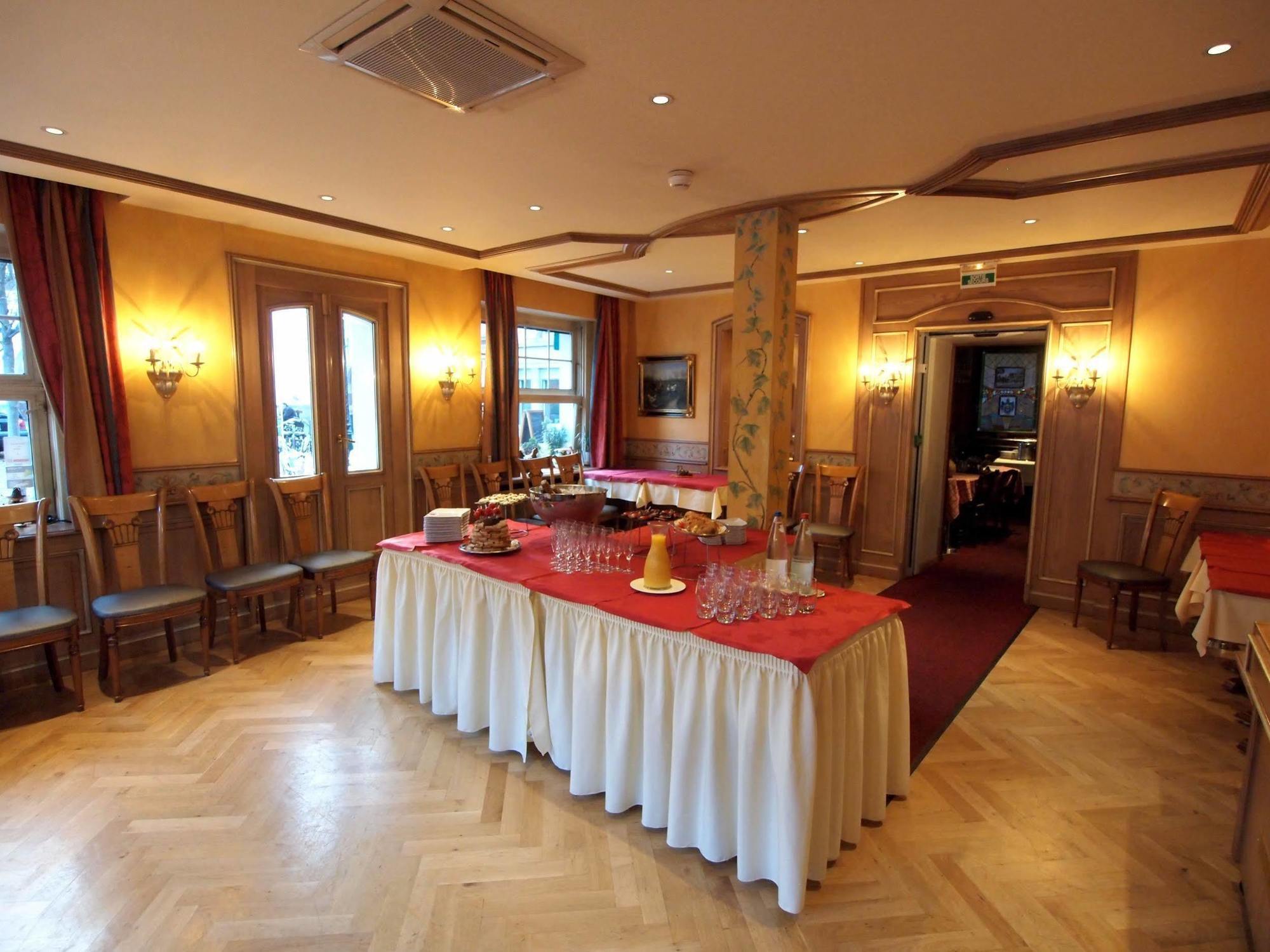 Logis Hotel Restaurant Au Cerf D'Or Strasbourg Exterior photo