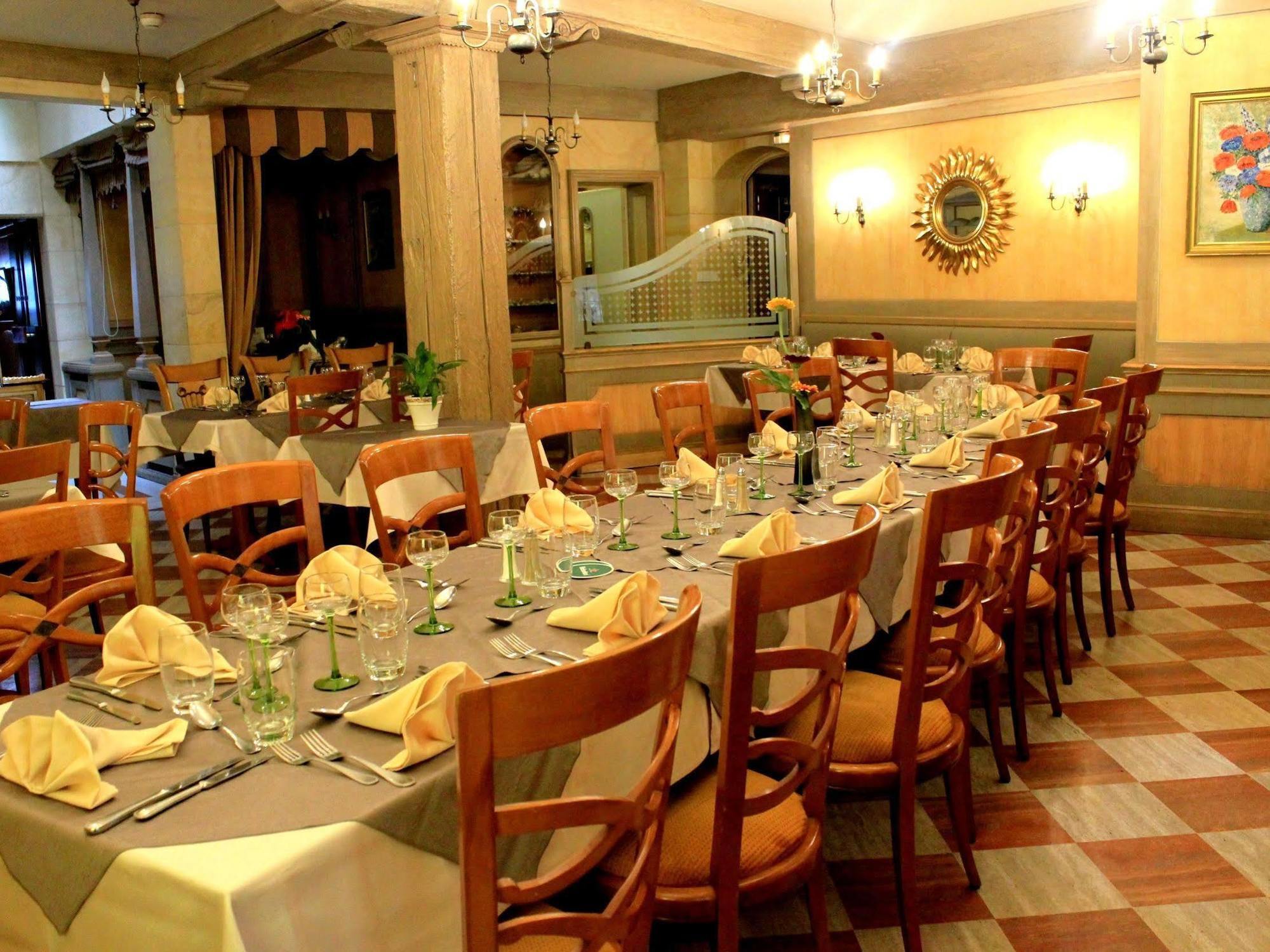 Logis Hotel Restaurant Au Cerf D'Or Strasbourg Exterior photo